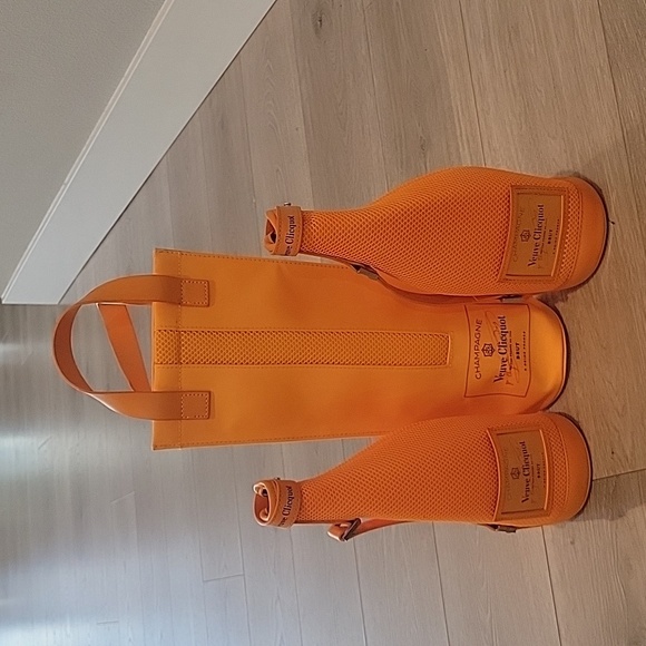 veuve cliquot Other - Veuve Cliquot Bottle Sleeve and Carrying bag